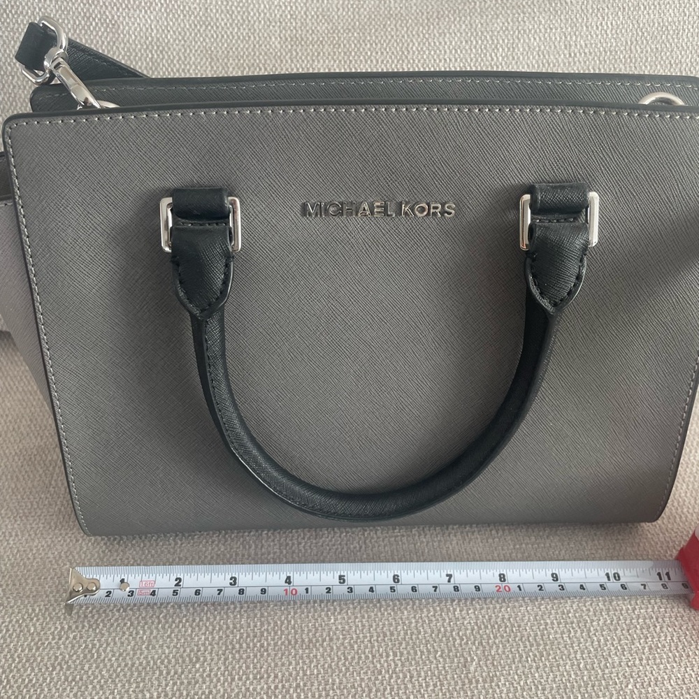 Michael Kors - Picture 2 of 9